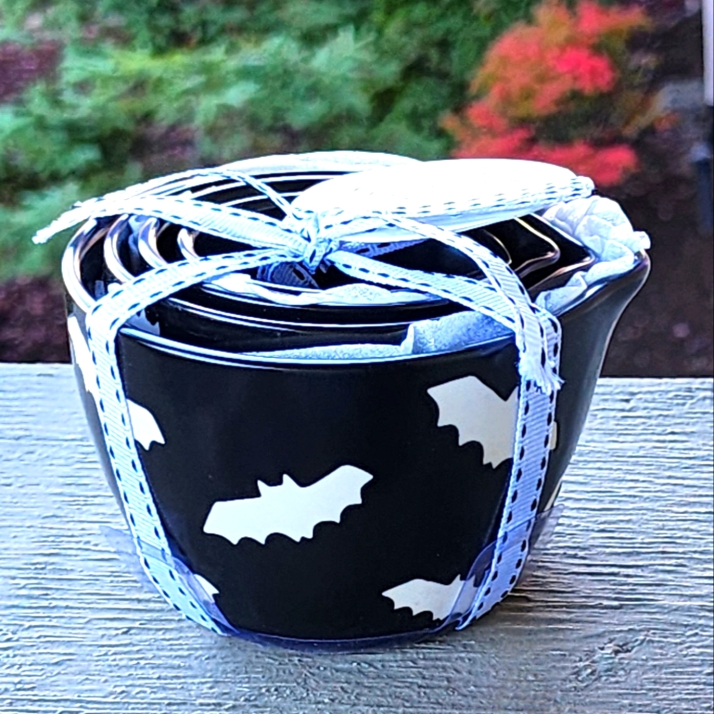 NWT Rae Dunn Bat Measuring Cups Halloween Kitchen Decor